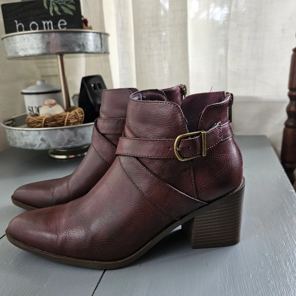 Frye & Co Pembrooke Boots in Redwood - Picture 2 of 6